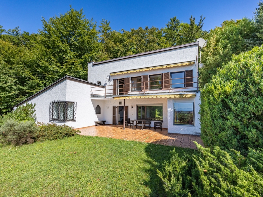 Villa mit Alpenblick, Architekturgeschichte mit Charme und eigenem Wald, 82237 Wörthsee / Steinebach am Wörthsee, Villa
