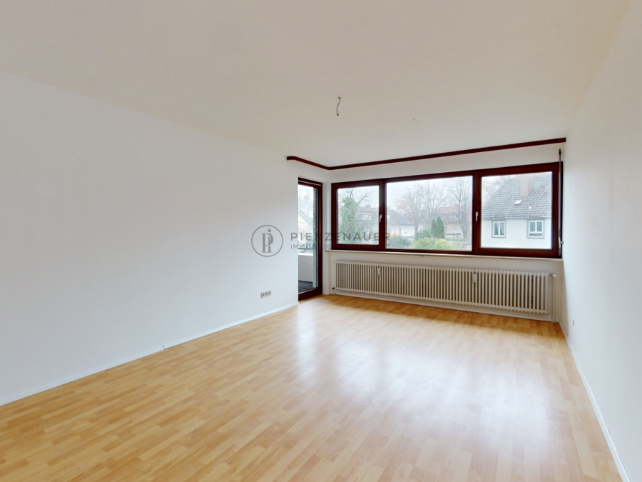 Helle 3-Zimmer Wohnung mit guter Raumaufteilung und Balkon, 81827 München / Waldtrudering, Etagenwohnung