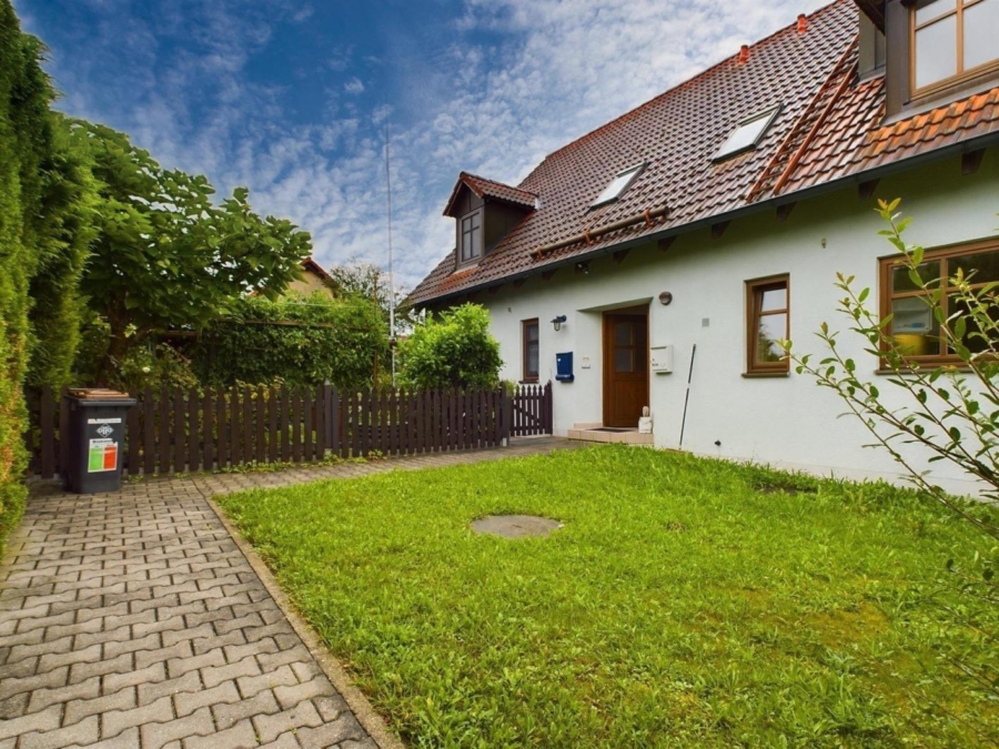 Wunderschönes Reihenmittelhaus im Herzen von Eitting, 85462 Eitting, Reihenmittelhaus