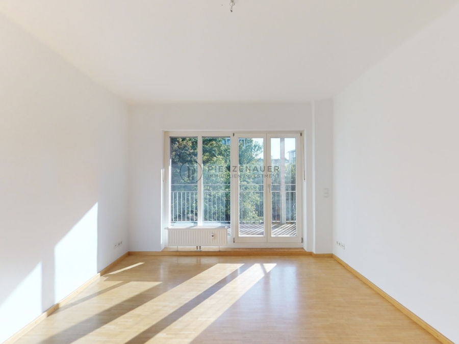 Charmante Stadtwohnung mit großem Südbalkon zum ruhigen Innenhof, 80335 München, Etagenwohnung