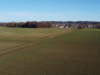 Familienidylle am Ortsrand: Großes Reihenhaus mit herrlichem Garten - Blick auf das angrenzende Feld