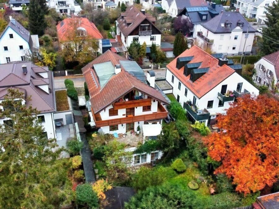 Charmante 3,5 Zimmer Wohnung im Landhausstil mit Blick ins Grüne, 81929 München, Etagenwohnung